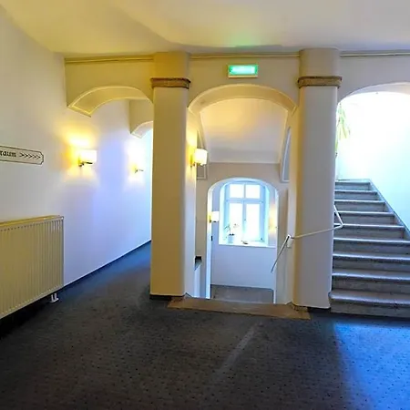 Goldener Adler Hotel 4*